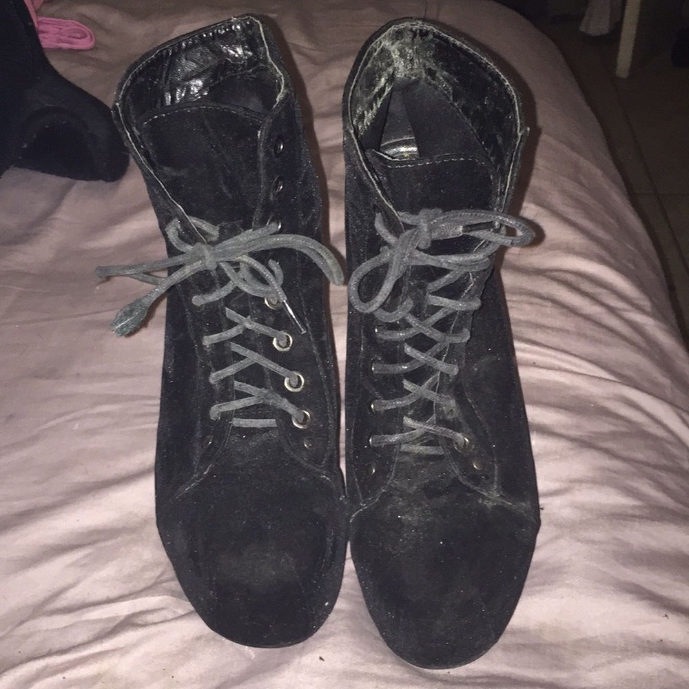 Womans 4" lace up platform shoes